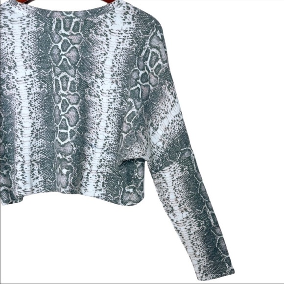 STEVE MADDEN X BB DAKOTA NWT Cropped Python Print Top Size Small - Picture 9 of 14